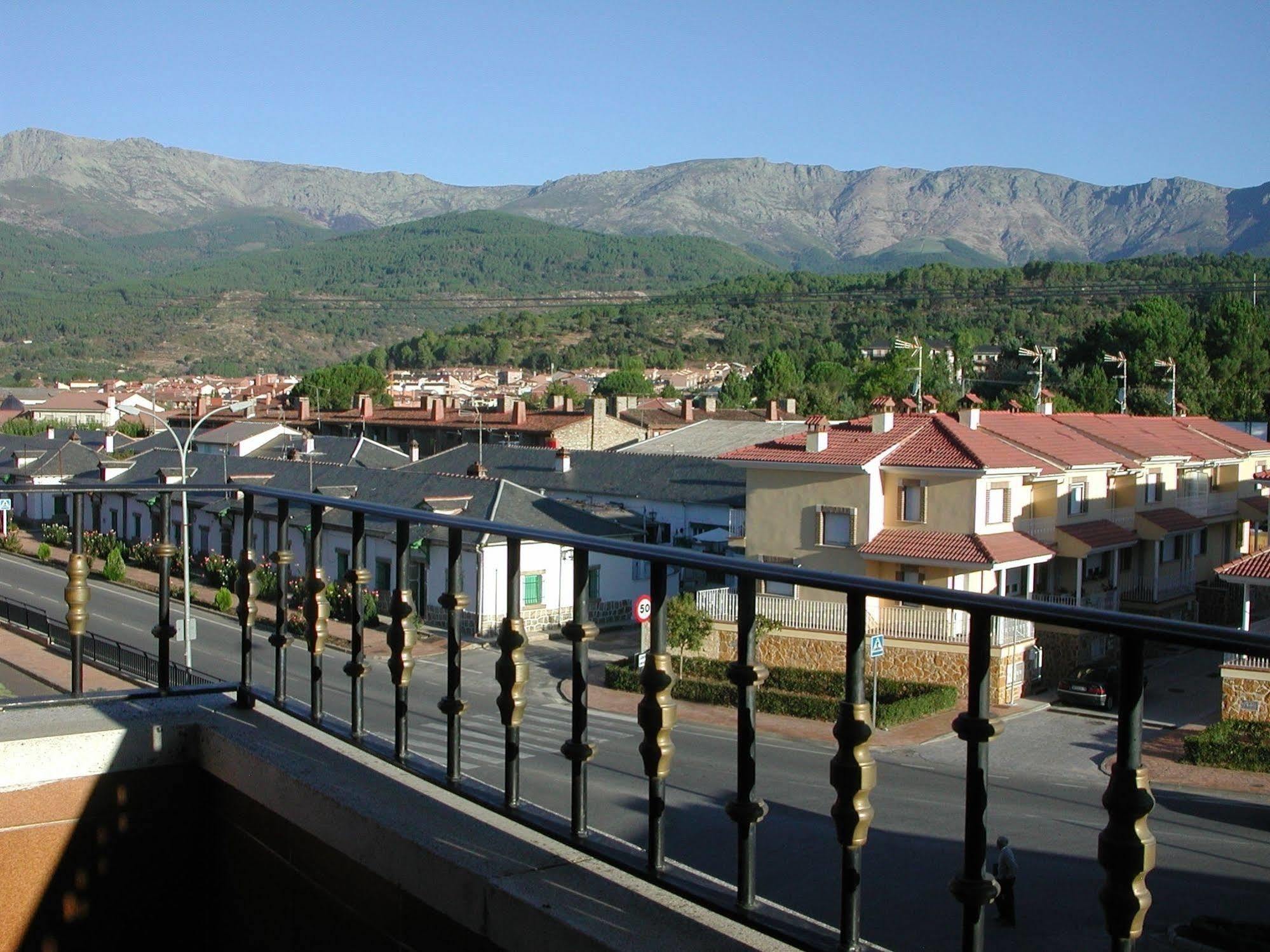 ארנס דה סן פדרו Hostal Avenida מראה חיצוני תמונה