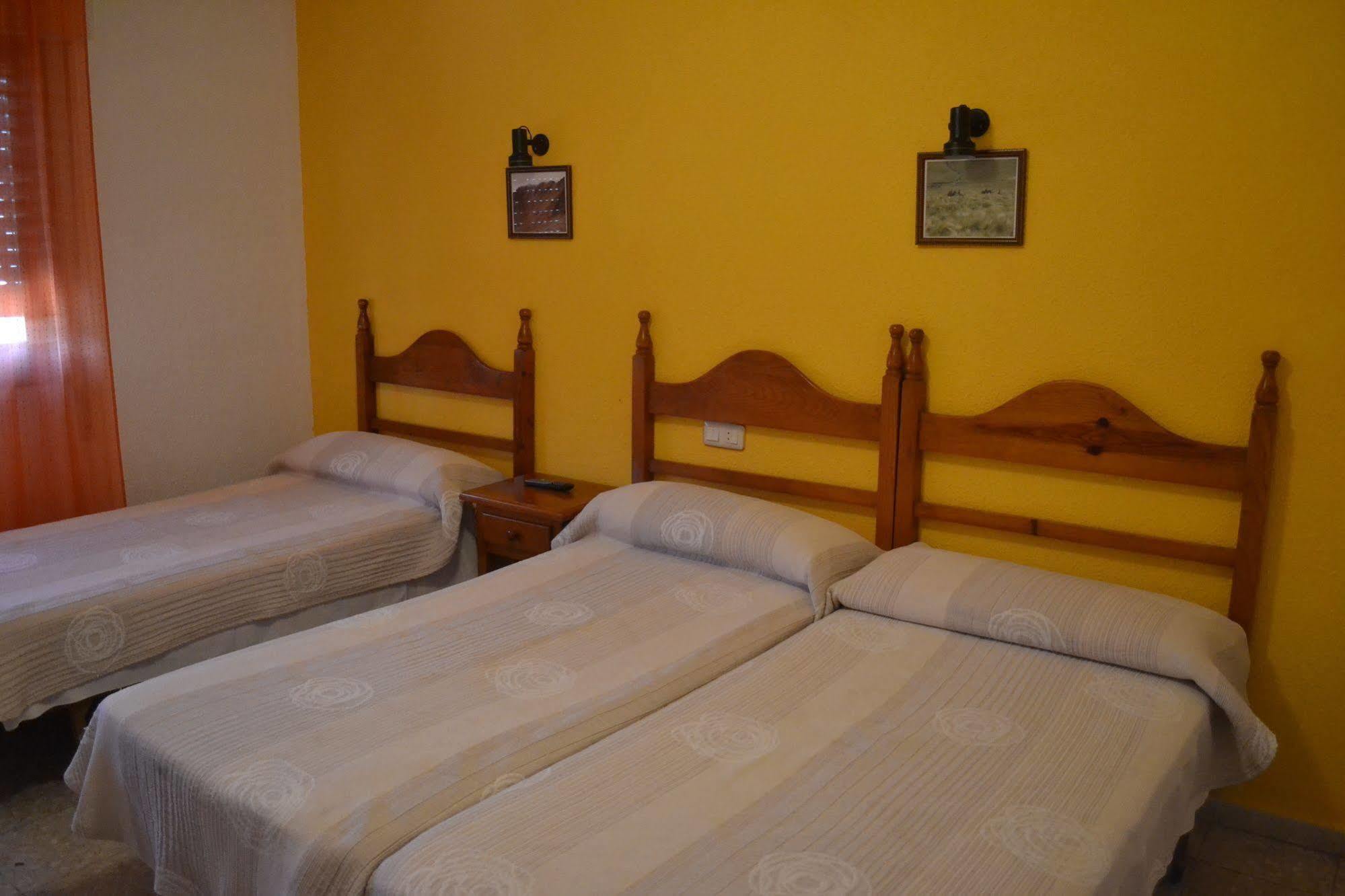 ארנס דה סן פדרו Hostal Avenida מראה חיצוני תמונה