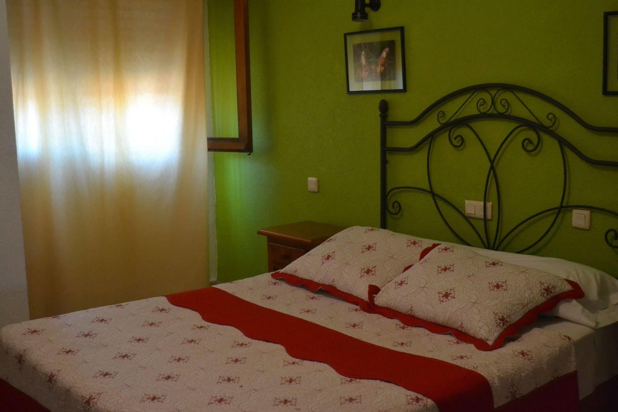 ארנס דה סן פדרו Hostal Avenida מראה חיצוני תמונה